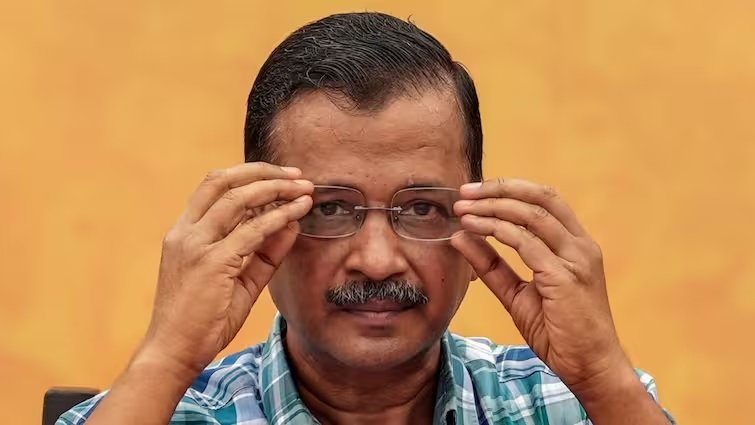 AAP के 7 विधायकों ने छोड़ी पार्टी, केजरीवाल को करारा झटका