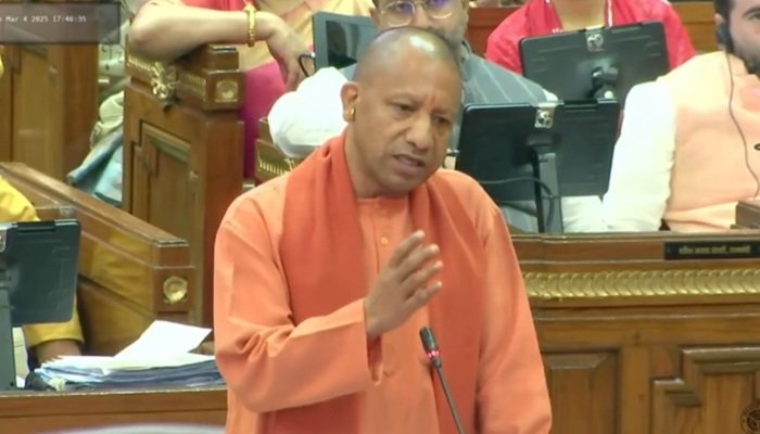 अंसल प्रबंधक समेत पांच के खिलाफ FIR, सीएम योगी बोले- सपा की उपज है अंसल