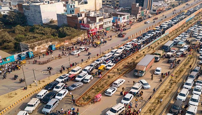 UP: महाकुंभ के दौरान तीन एक्सप्रेसवे से गुजरे 40 लाख वाहन, हुए 500 से अधिक हादसे  