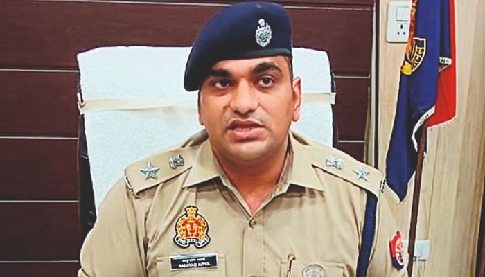 बरेली में अच्छे काम पर शाबाशी, खराब प्रदर्शन पर SSP ने तीन थाना प्रभारियों को दी चेतावनी