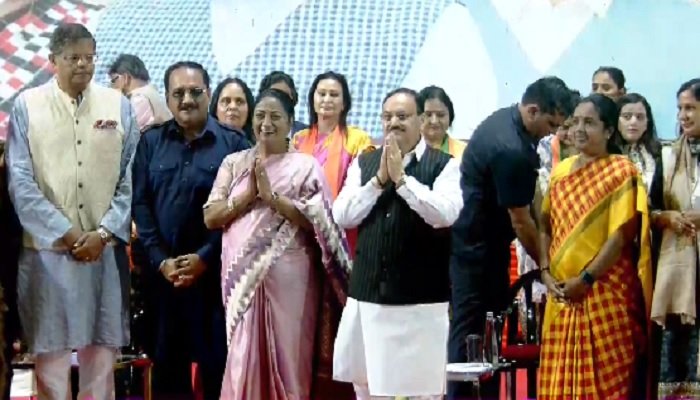 Women’s Day: दिल्ली में महिलाओं को हर महीने मिलेंगे ₹2500, जानें योजना से जुड़ी हर बात