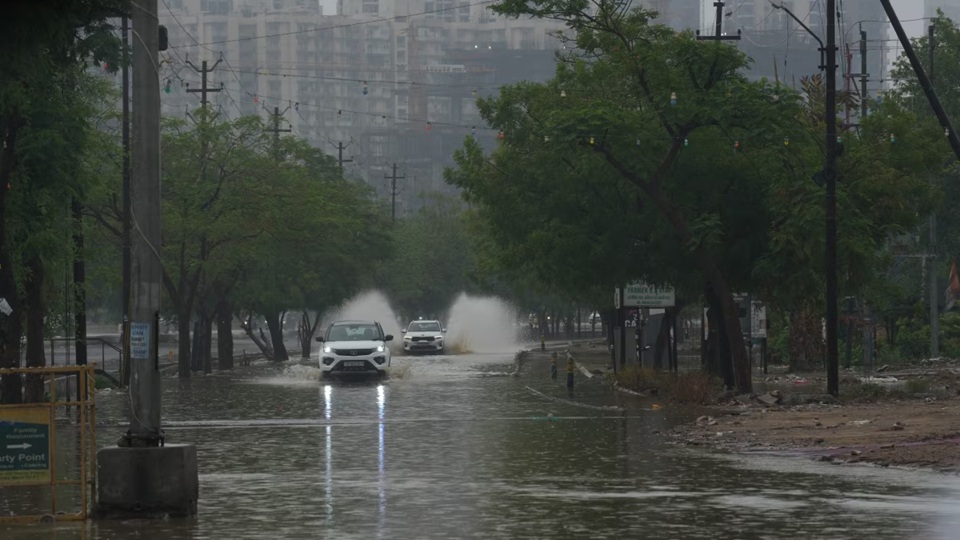 UP Weather News: तीन दिन तक नहीं रहेगा नौतपा का प्रभाव, इन 60 जिलों में बारिश का अलर्ट