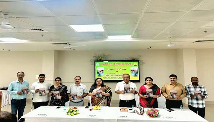 गोरक्षनाथ शोधपीठ में ‘महाकुंभ पर्व 2025’ पुस्तक का भव्य विमोचन