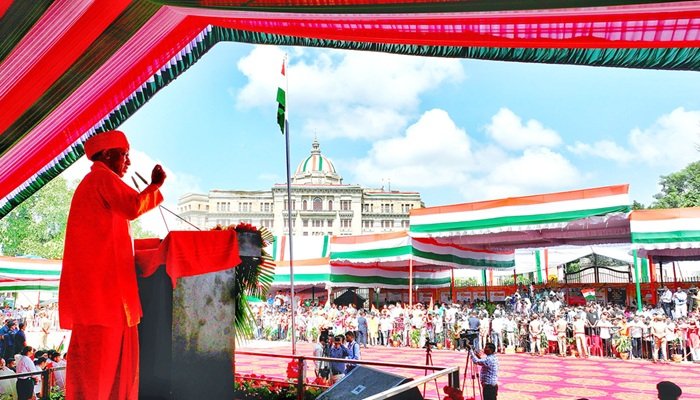 स्वतंत्रता दिवस पर सीएम योगी का ऐलान, यूपी में महिलाओं की नौकरियों में होगी 50% भागीदारी