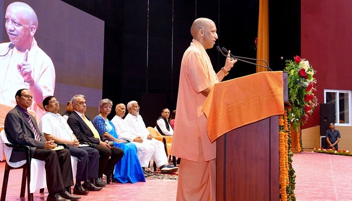 गोरखपुर में सीएम योगी बोले- देश विभाजित था, तभी गुलाम हुआ, हमें फिर नहीं बंटना, विकसित भारत के लिए 5 प्रण   